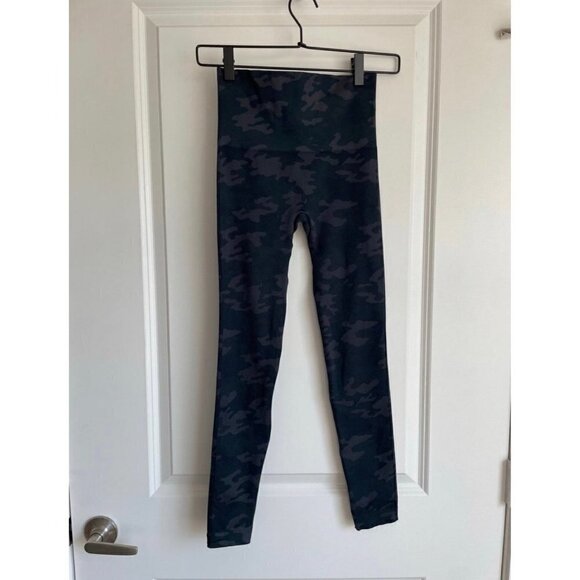SPANX Camo Leggings - Picture 2 of 5